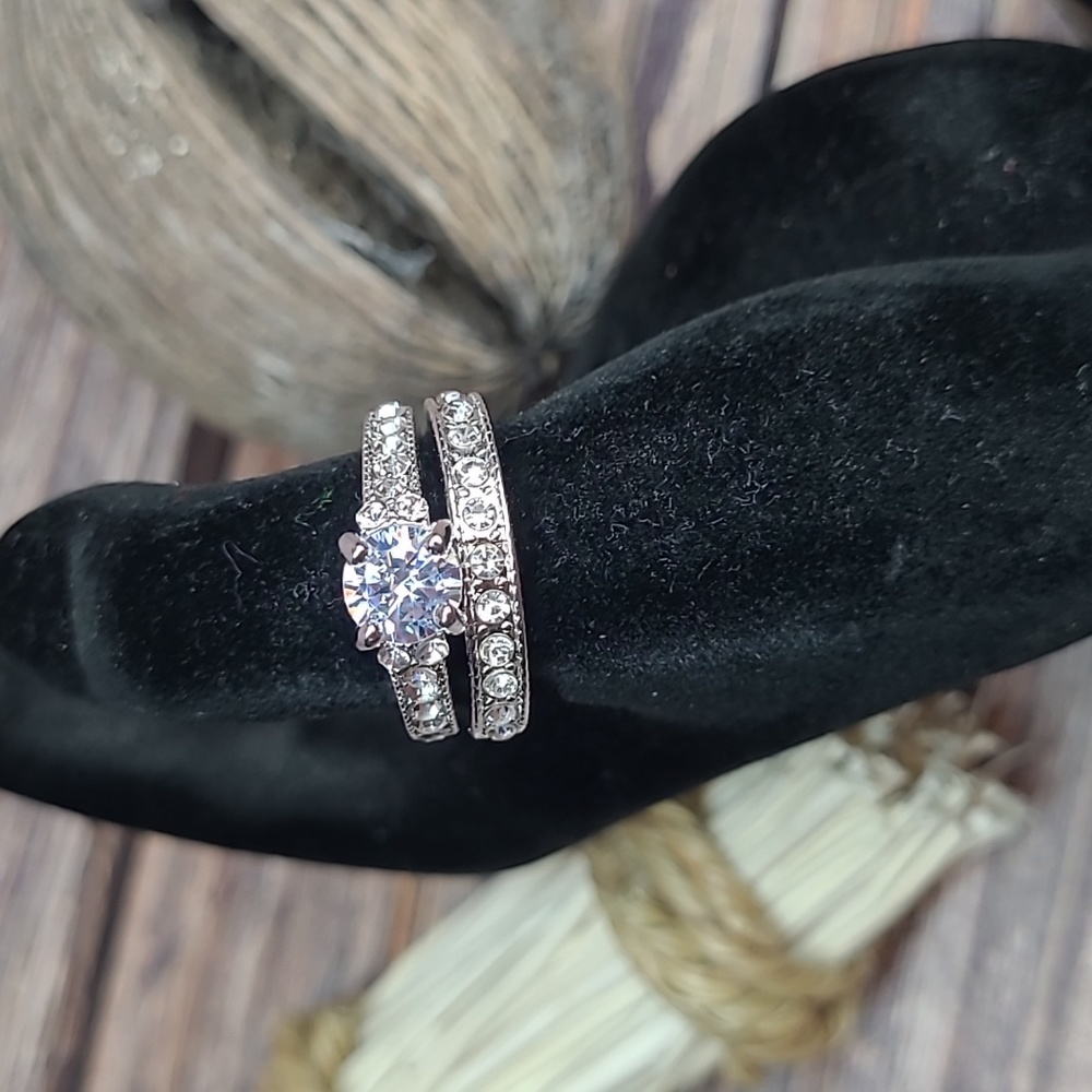 NEW SILVER ROUND CUT TWO PIECE WEDDING RING SET